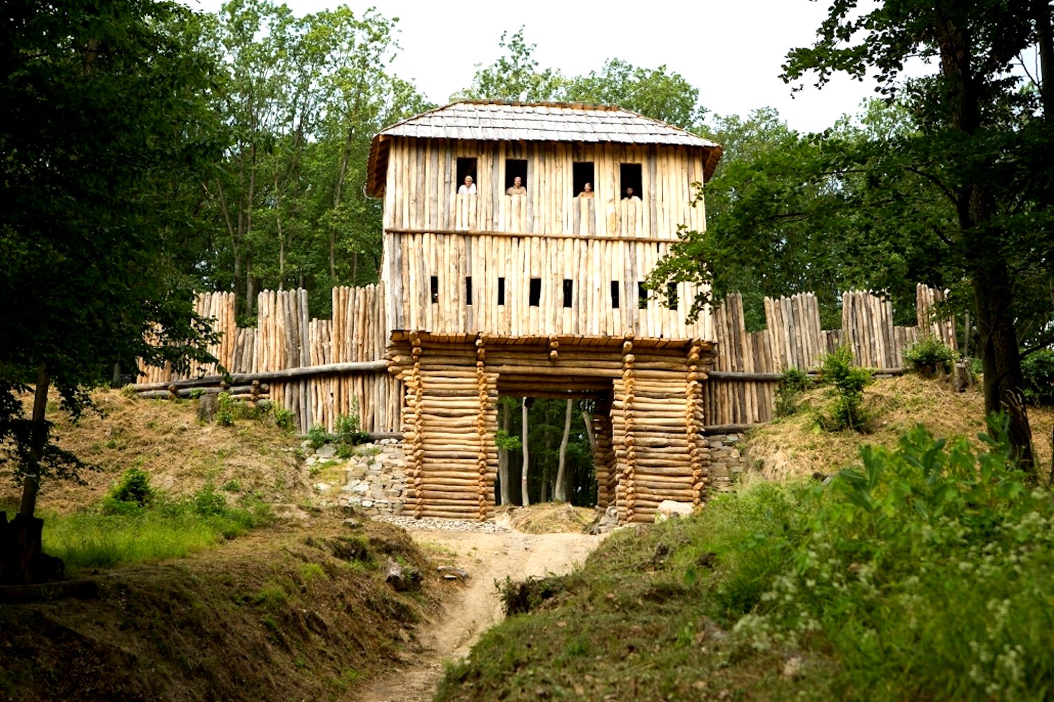 Slovanské hradisko Bojná – Valy